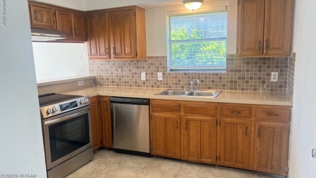 Photo - 7221 W Cleburne Rd