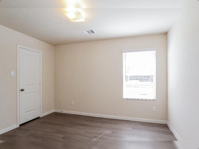 Photo - 3306 Any Way