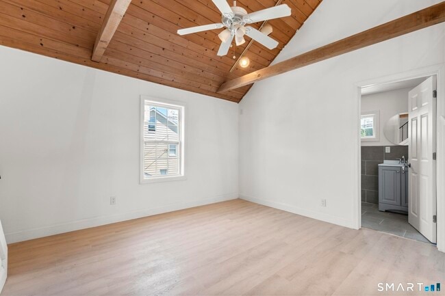 Photo - 64 Soundview Ave Unit 3 - Upper Level