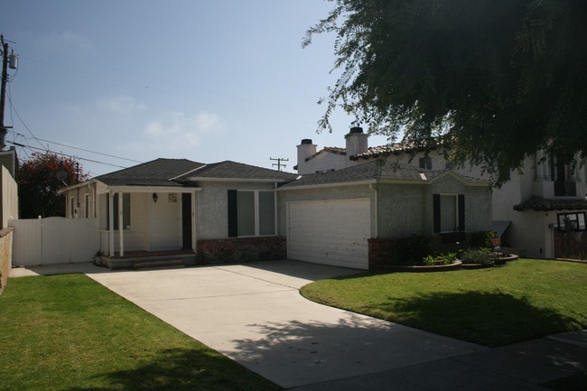 Nice home 1 block from MB Mall - 1134 22nd St House