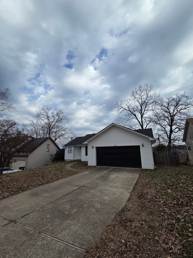 Photo - 3002 Oakbrook