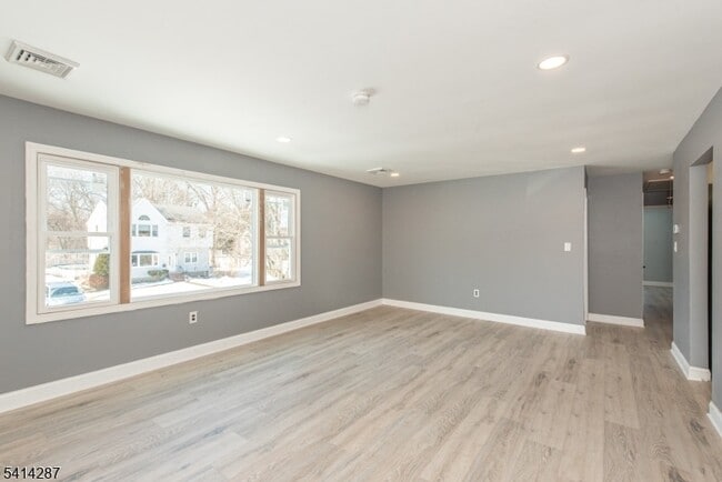 Photo - 10 Cardinal Ln