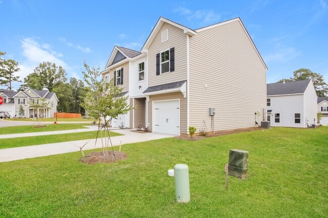 Photo - 409 Blue Robin Ln