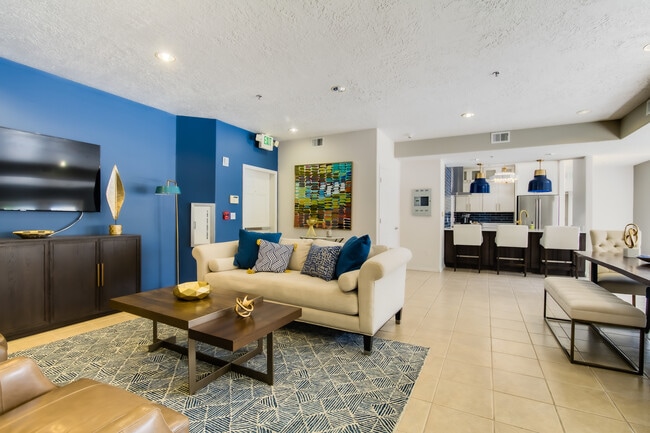Huning Castle Apartments