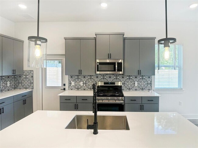 Photo - 6107 Begonia Cir Unidad 2