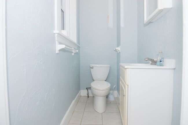 Photo - Large 4 Bed 2 Bath 15mins to BU on the "B" Line