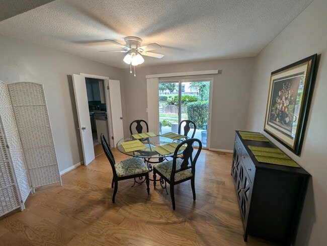 Photo - 3600 Chateau Dr