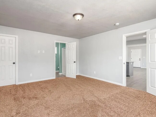 Photo - 30685-30682 Mehrten Dr