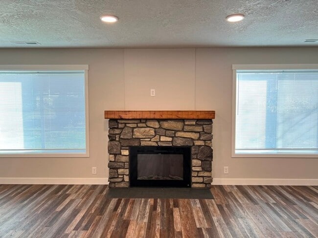 Photo - 3Bd/2Ba Two Story House - Available Now!