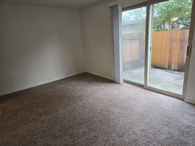 Photo - 409 E 34th St