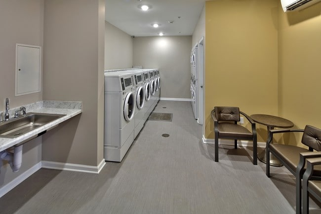 Photo - Farmington on the Creek