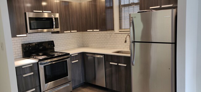 Photo - 104 Queensberry St Unit D