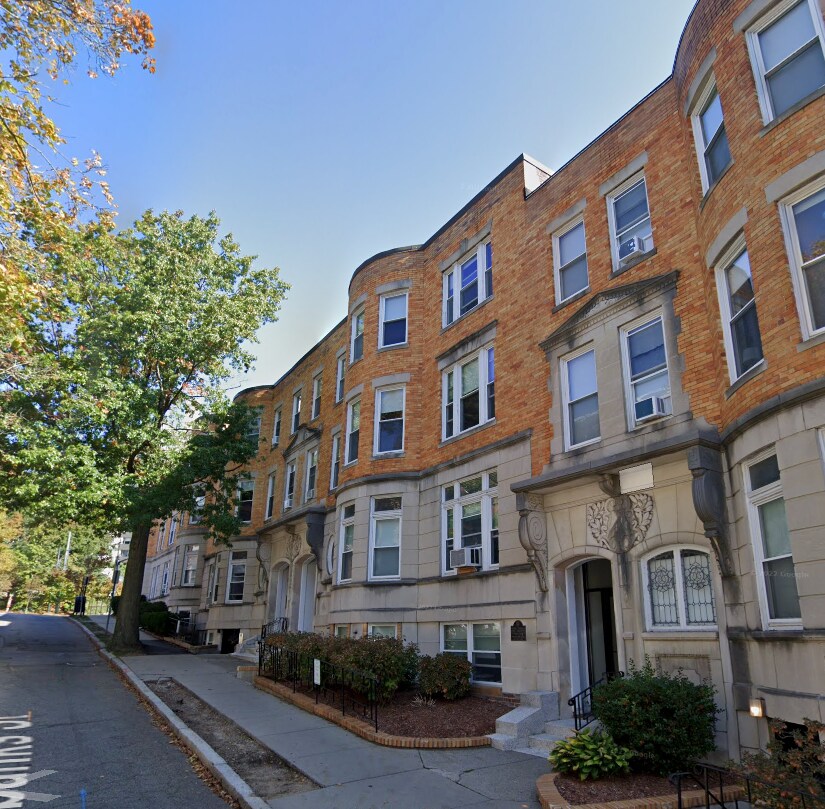 Photo - 17 Fairbanks St Apartments