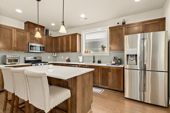 Photo - GORGEOUS SHERWOOD 3 BED/2.5 BATH+ OFFICE O...