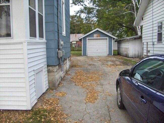 Photo - 826 W Elsie St