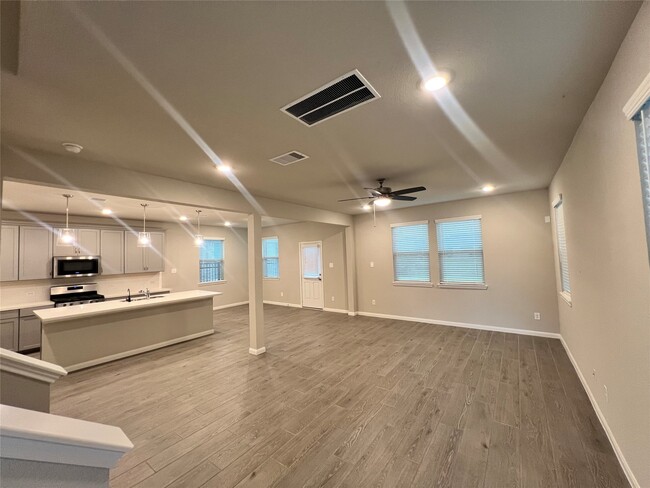 Building Photo - 27103 Blue Pool Dr