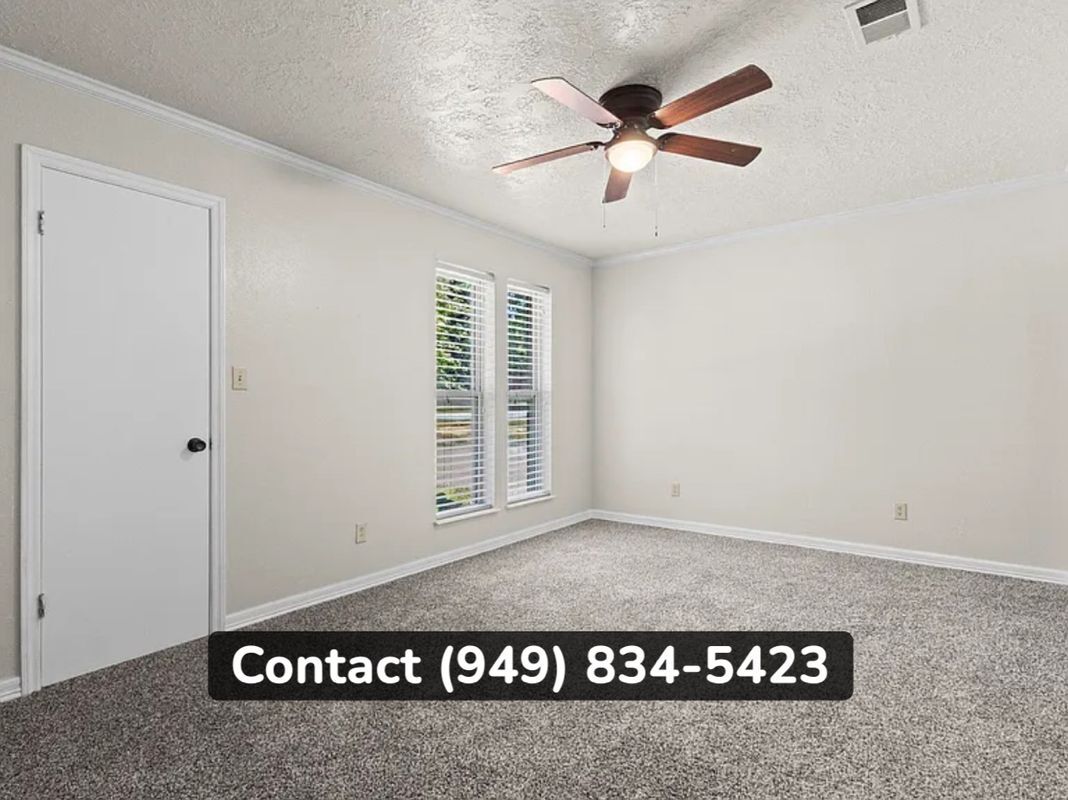 Photo - 122 Carriage Ln