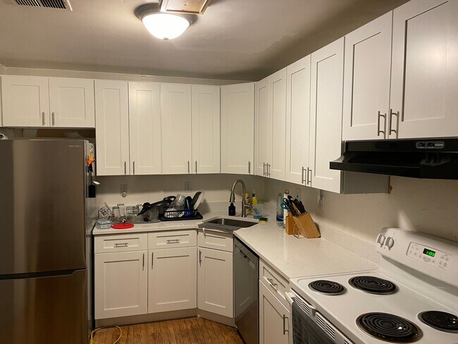 Photo - 1827 East Capitol St SE