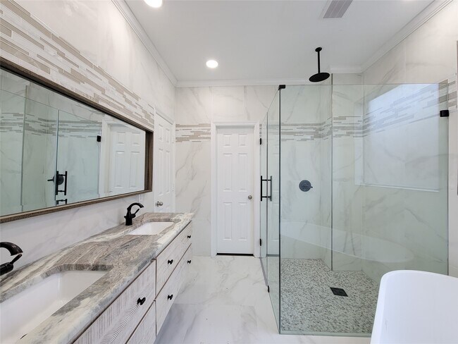 Photo - 11130 Celano Dr