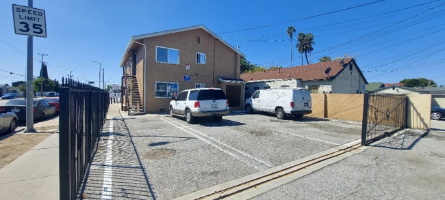 Building Photo - 6049 Normandie Ave Rental