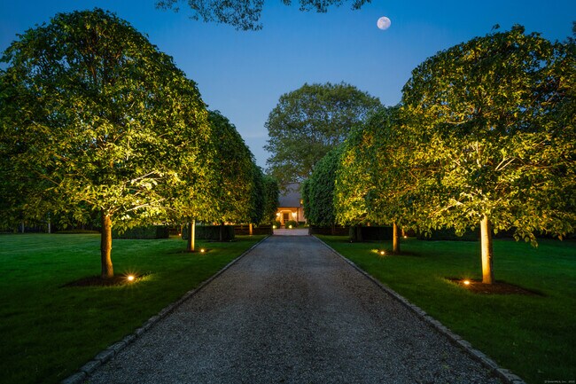 Photo - 945 Oenoke Ridge