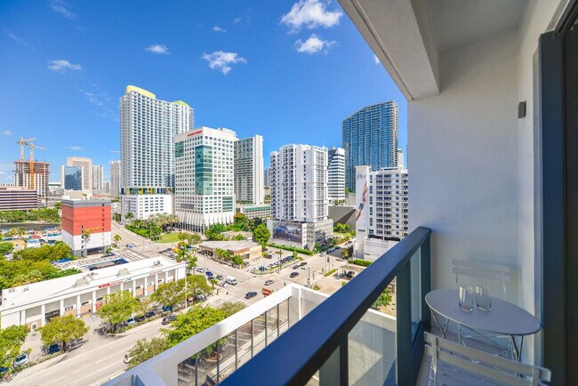 239 SW 9th St Unit SI FL11-ID1022321P