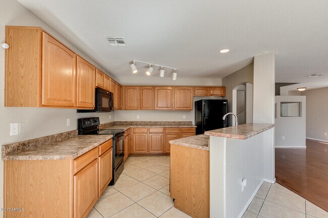 Photo - 4BR 3 FULL BATHROOMS W/ HUGE LOFT AND LARGE MASTER