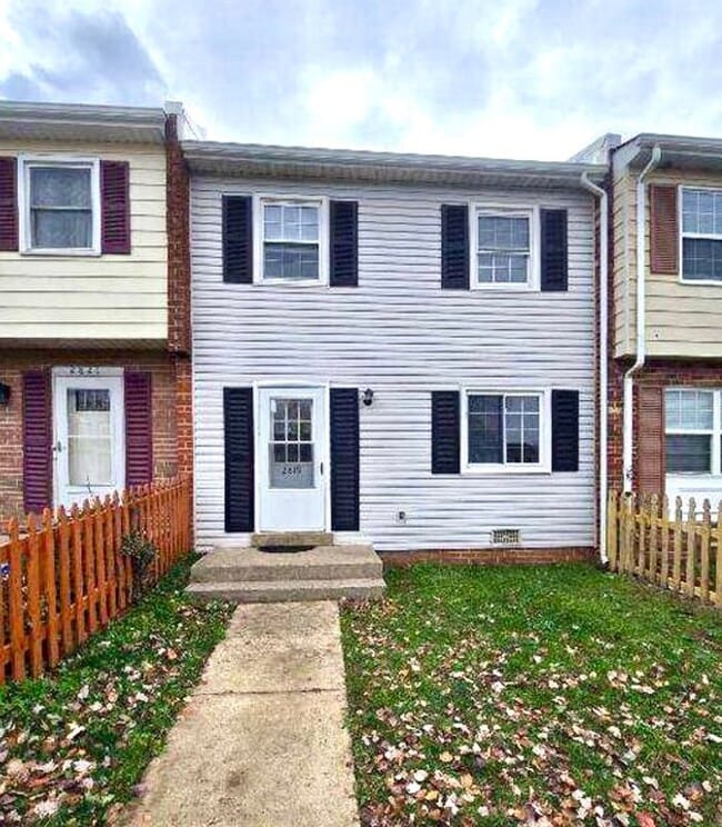 Building Photo - 2819 Banks Ct