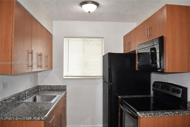 Photo - 932 Moffett St Unidad 3