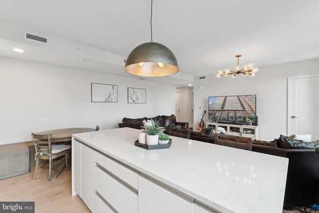 Photo - 1211 Van St SE Unit 913A