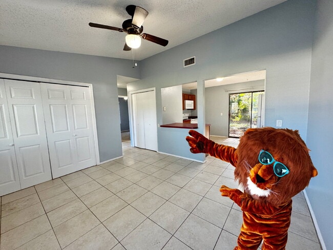 Photo - Cozy 2 Bedroom / 1 Bath Duplex North of City Unit A