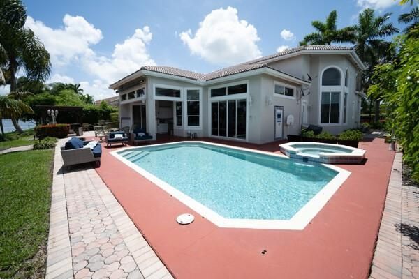 Photo - 576 NW 120th Dr