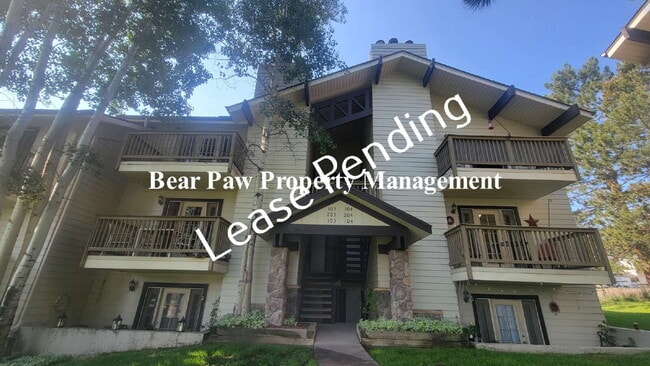 Building Photo - 2 bed / 1 bath rental Unit #303