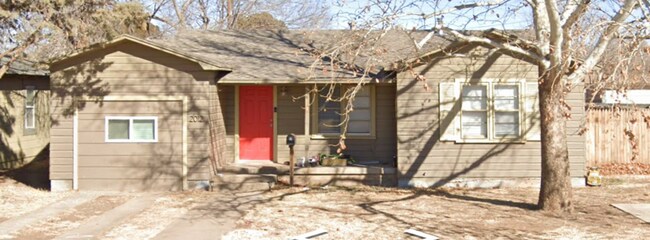 Adorable 3/1 in Great Location! - Adorable 3/1 in Great Location! House