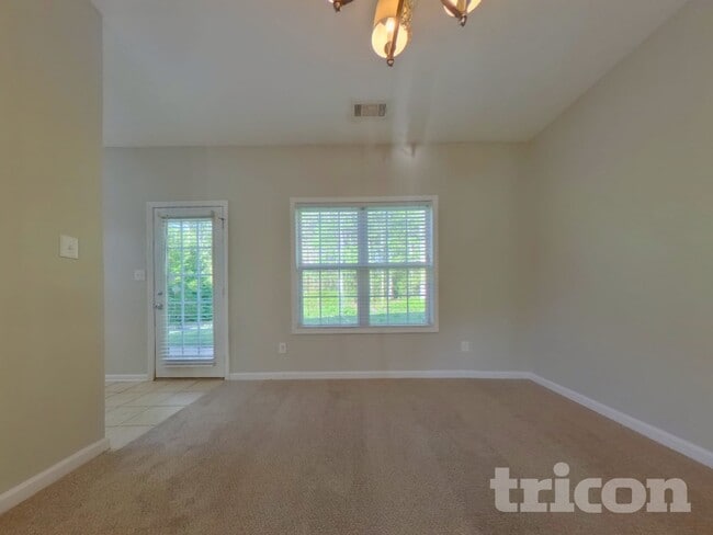 Photo - 2054 Laird Rd