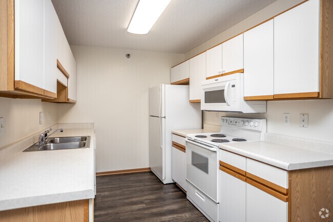 2BR, 2BA w/ Laundry - 1,050 SF