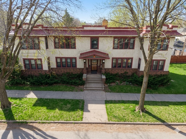 Building Photo - 707 W 44th St Unit 1