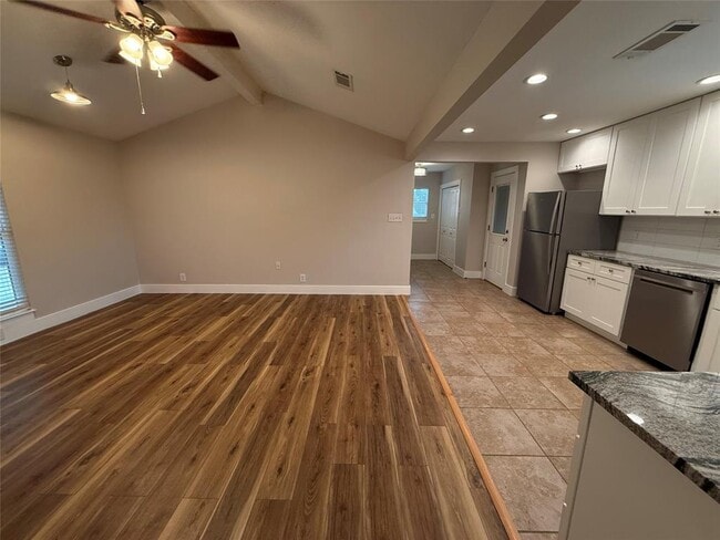 Photo - 11101 Elm St