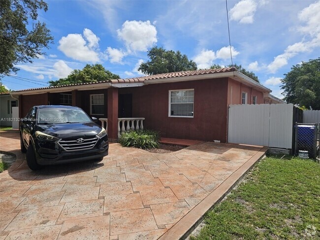 Building Photo - 651 SW 66th Ave Rental