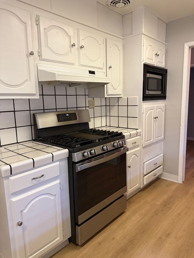 Photo - Spacious Waverly Park Home