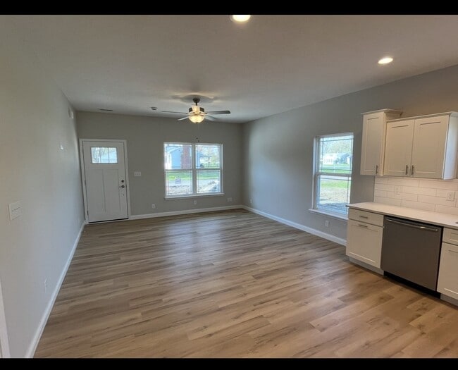 Photo - 2324 W Maple St Unit 2324B