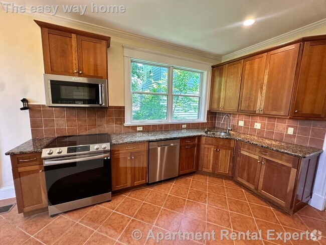 Building Photo - 273 Mason Terrace Rental