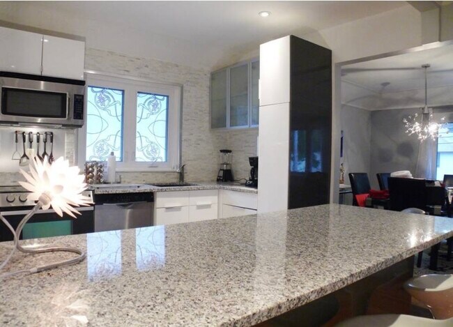 Photo - 186 St Dufferin Unit Montreal  Upper Duplex