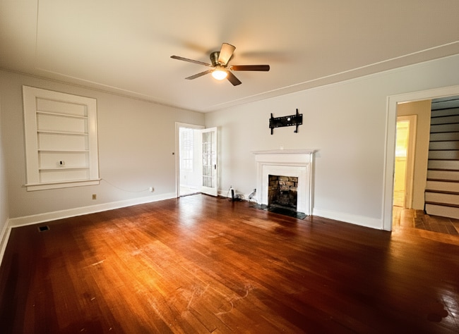 Photo - 715 E 58th St