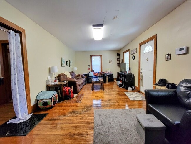 Photo - Charming House Located 1 Block From Campus