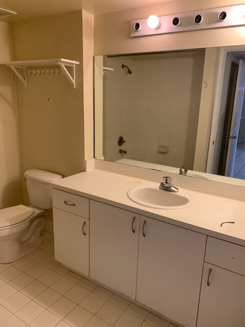 Building Photo - 3874 Lyons Rd Unit 201-6