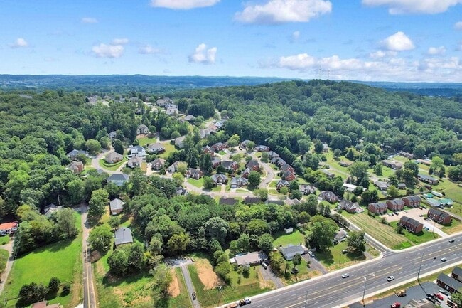 Photo - 1865 Weston Pl NW