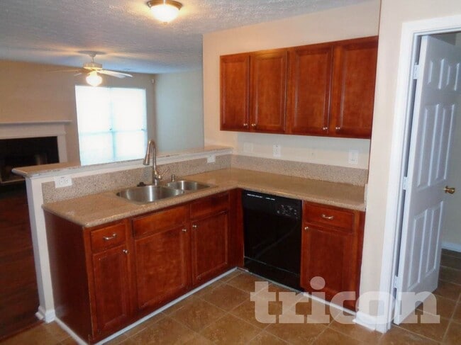 Photo - 613 Shadow Lake Dr