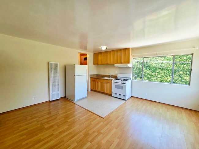 Photo - 2256 S Carmelina Ave Unit #5