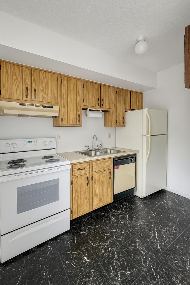 Photo - 2512 Elmwood Pkwy